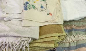 VINTAGE BEDSPREADS/THROWS with a quantity of table and other household linen