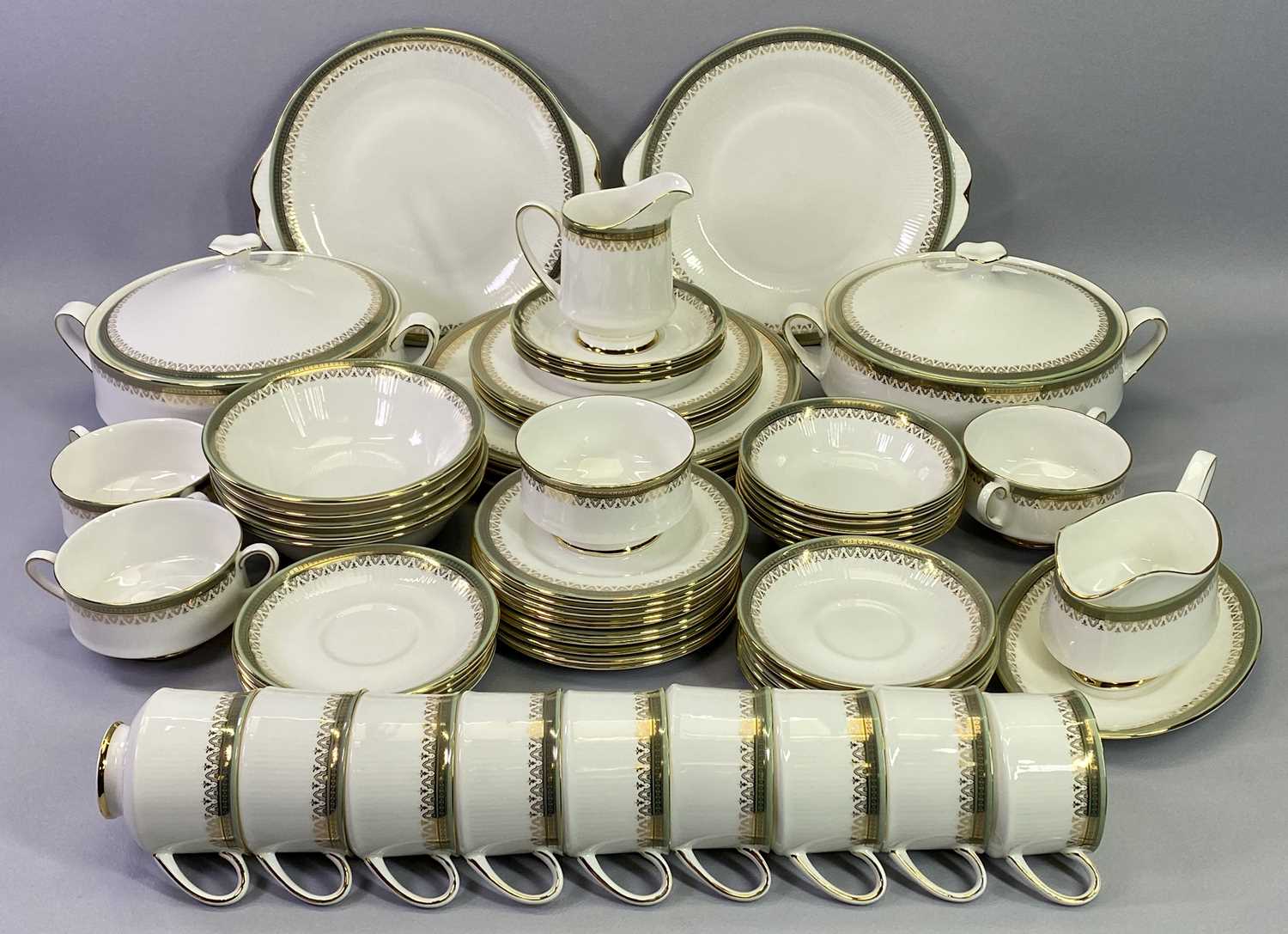 PARAGON KENSINGTON TEA & DINNERWARE, 62 PIECES - consist of two vegetable tureens with covers, gravy