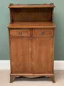 ELEGANT MAHOGANY COMPACT SIDEBOARD with upper shelved section and inlay detail, 114cms H, 66cms W,