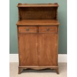 ELEGANT MAHOGANY COMPACT SIDEBOARD with upper shelved section and inlay detail, 114cms H, 66cms W,