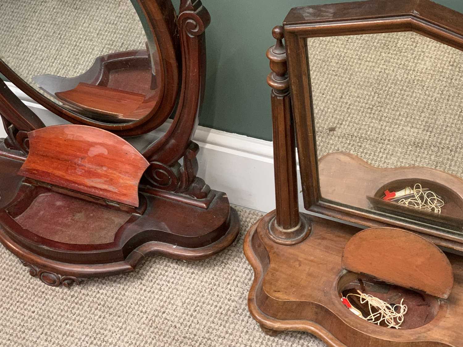 VICTORIAN MAHOGANY DRESSING TABLE SWING MIRRORS (2), the oval 77cms H, 60cms W, 27cms D, the - Image 2 of 2