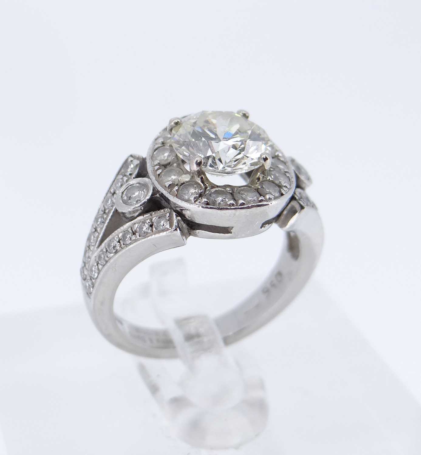 MODERN PLATINUM DIAMOND ENCRUSTED ENGAGEMENT RING & MATCHING WEDDING BAND, the central stone - Image 4 of 8