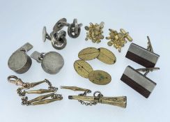 FIVE PAIRS GENTLEMAN'S CUFFLINKS, including two pairs in silver, gilt metal long chain, etc.