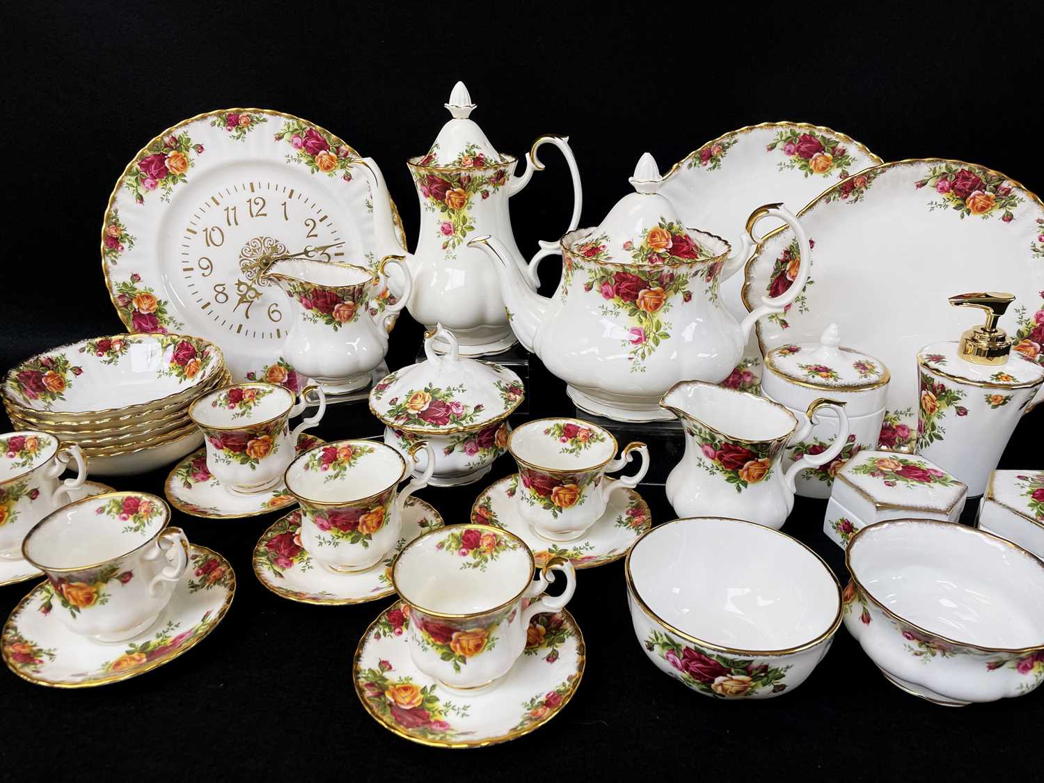 ASSORTED ROYAL ALBERT BONE CHINA 'OLD COUNTRY ROSES' DINNERWARES including six cups and saucers, two