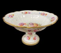VERY FINE NANTGARW PORCELAIN TAZZA circa 1818-1820, the lobed bowl with typical moulding to the