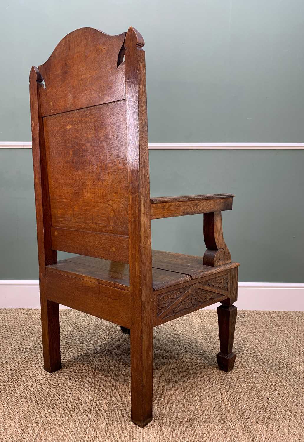 1907 WELSH EISTEDDFOD OAK ARM CHAIR, square panel to back with dragon and inscribed 'Y DDRAIG COCH A - Image 5 of 5