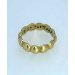 LATE 17TH / EARLY 18TH CENTURY GOLD POSY RING, of lobed design, engraved 'Not for riches but for