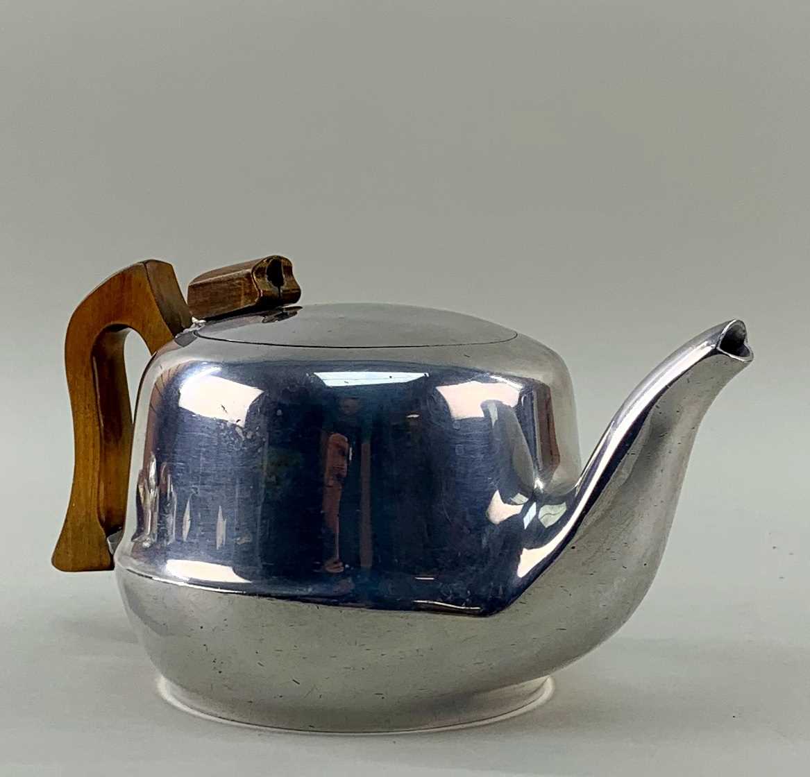 1960's PIQUOT WARE PEWTER TEA SERVICE comprising teapot, hot water jug, cream jug, sugar basin and - Image 3 of 8