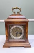 REPRODUCTION WALNUT CASED & BRASS DIAL ENGLISH BRACKET CLOCK, with brass carry handle, 22 x 16cms
