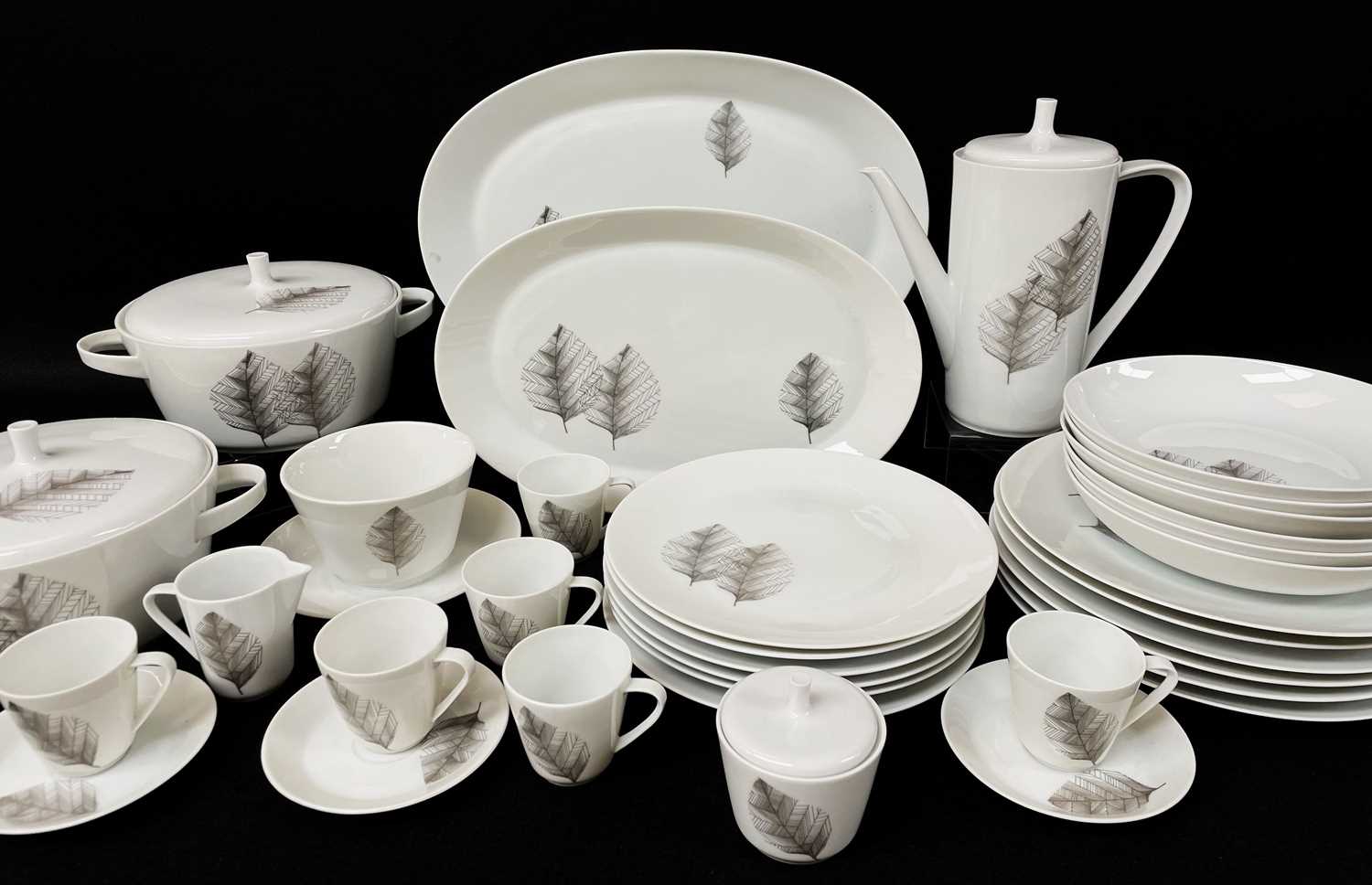 HUTSCHENREUTHER 'NOBLESSE LEAF' PATTERN PART DINNER SERVICE / COFFEE SET, including six dinner