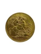 VICTORIAN GOLD SOVEREIGN, 1900, Old (veiled) head, 8.0gms Provenance: private collection