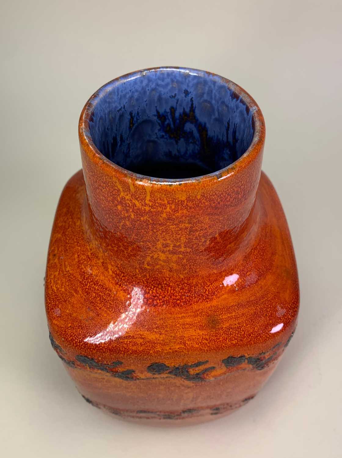 MID CENTURY POTTERY WGP KERAMICS COLLECTION including one Scheurich 275-28 solid red glazed vase - Image 6 of 20