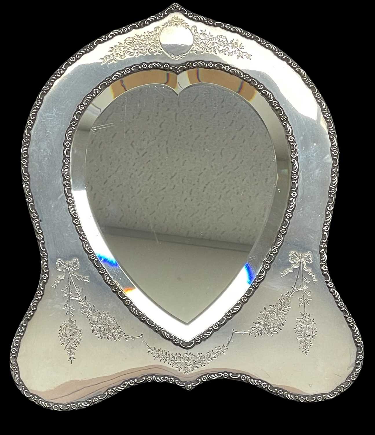 EDWARD VII SILVER DRESSING TABLE MIRROR, Goldsmiths & Silversmiths Co., London 1904, of cartouche