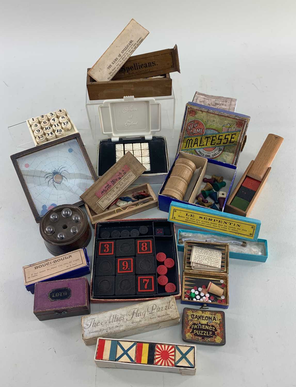 ASSORTED VINTAGE MINIATURE GAMES & PUZZLES, including The Allies Flag puzzle, German Spellicans, set