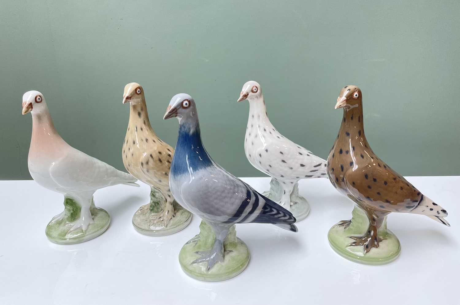 SET OF FIVE ROYAL COPENHAGEN MODELS OF PIGEONS, in standing pose, model number '3510', in various - Image 2 of 2