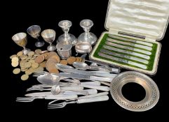 ASSORTED SILVER ITEMS to include cased set of hallmarked silver butter knives, set of five mother-