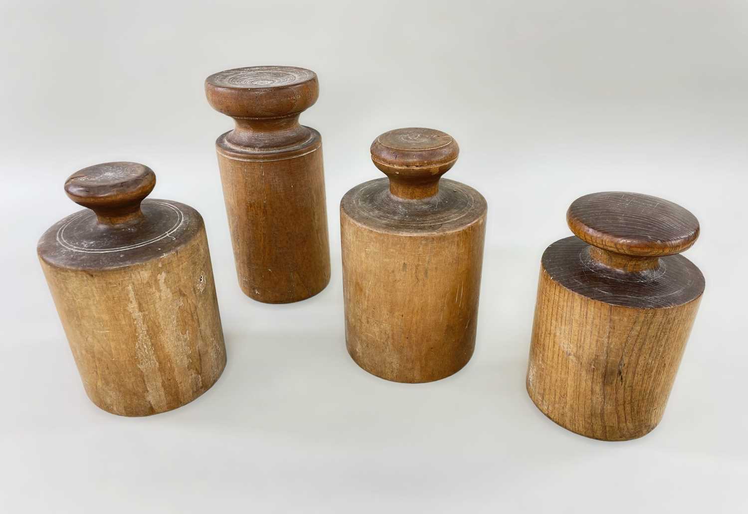 ASSORTED TREEN including Victorian and latter parlour games, travel solitaire with coloured wood - Image 3 of 4