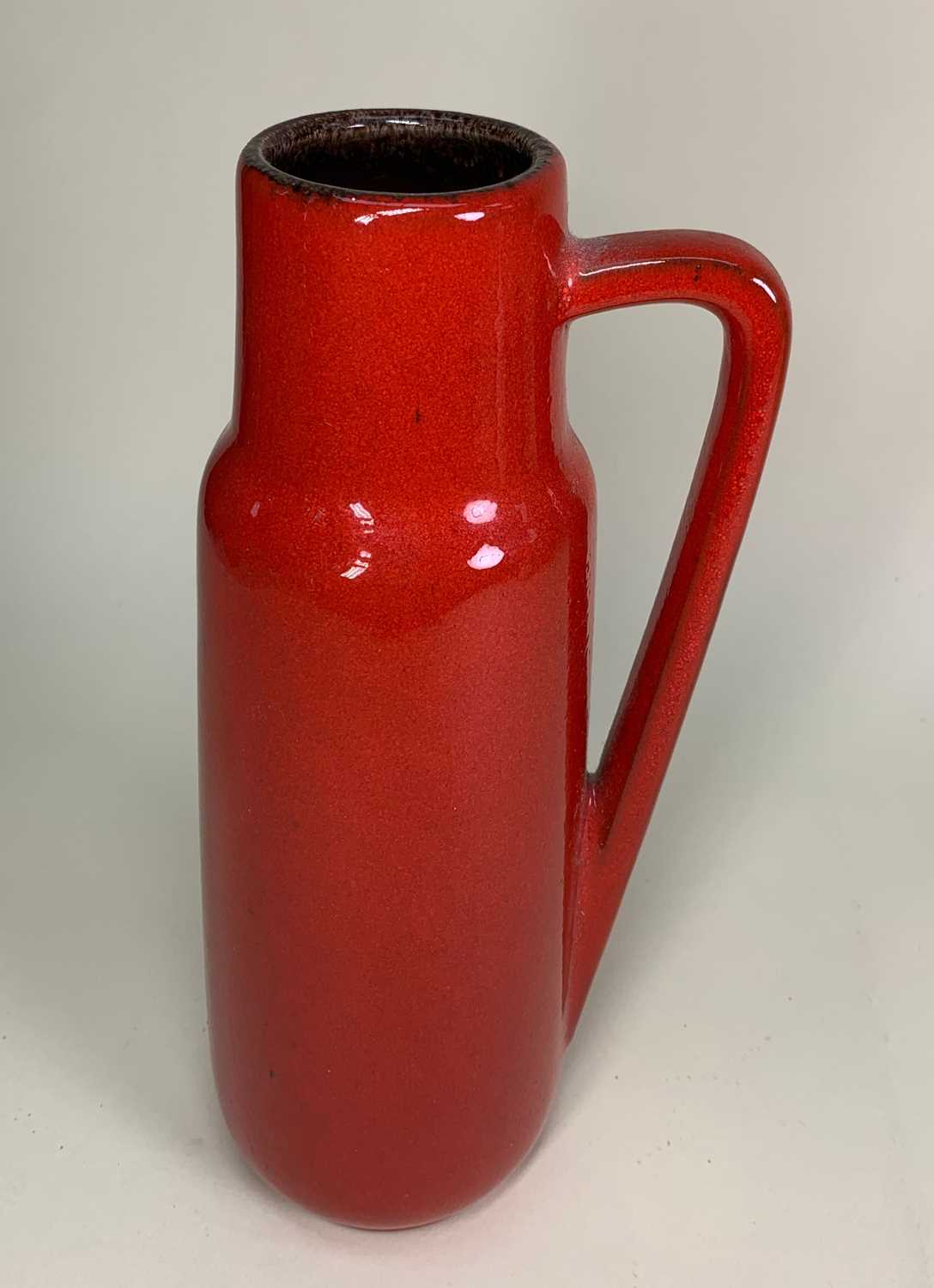 MID CENTURY POTTERY WGP KERAMICS COLLECTION including one Scheurich 275-28 solid red glazed vase - Image 9 of 20