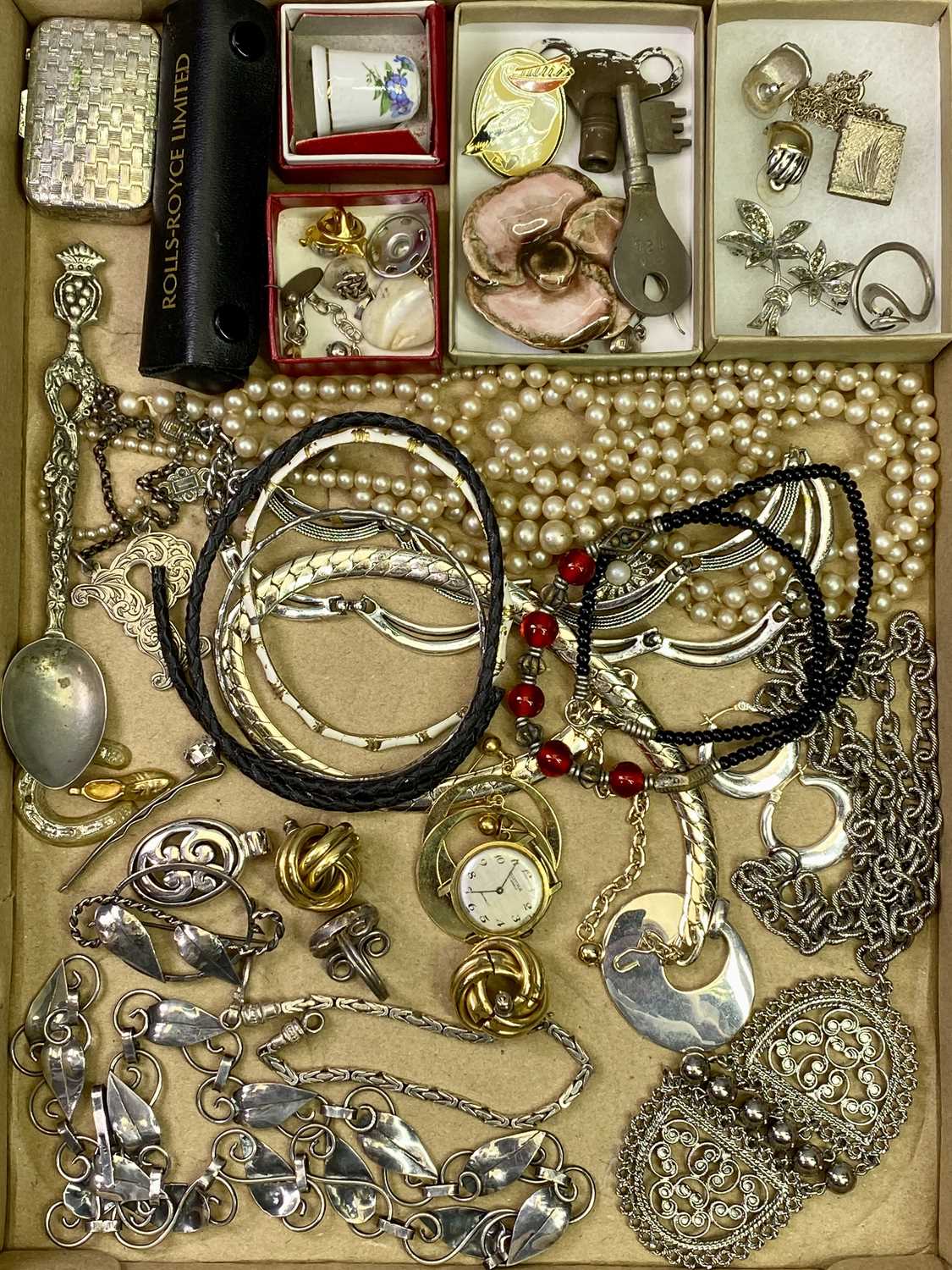 SILVER, WHITE METAL & OTHER COSTUME JEWELLERY & COLLECTABLES GROUP - to include a set of Rolls Royce