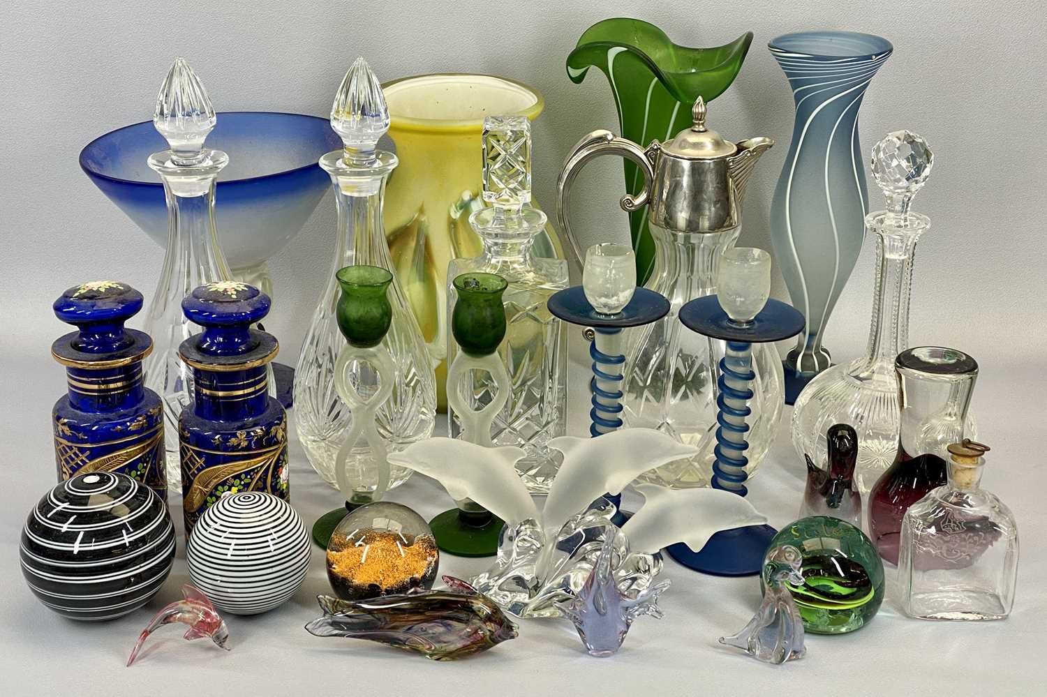 GLASSWARE ASSORTMENT - a fine ensemble of Art glass, decanters, claret jug, paperweight, ETC