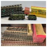 HORNBY O GAUGE ENGINE 'CAERPHILLY CASTLE', boxed buildings and a large quantity of track
