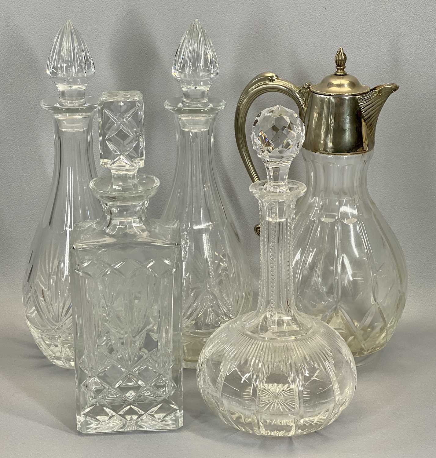 GLASSWARE ASSORTMENT - a fine ensemble of Art glass, decanters, claret jug, paperweight, ETC - Image 3 of 4