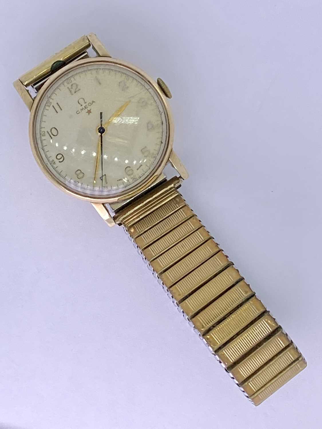 GENT'S OMEGA 9CT GOLD CASED WRISTWATCH - with rolled gold expanding bracelet, the dial set with - Image 2 of 4