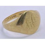 18CT GOLD SIGNET RING - size S-T, 4.3grms