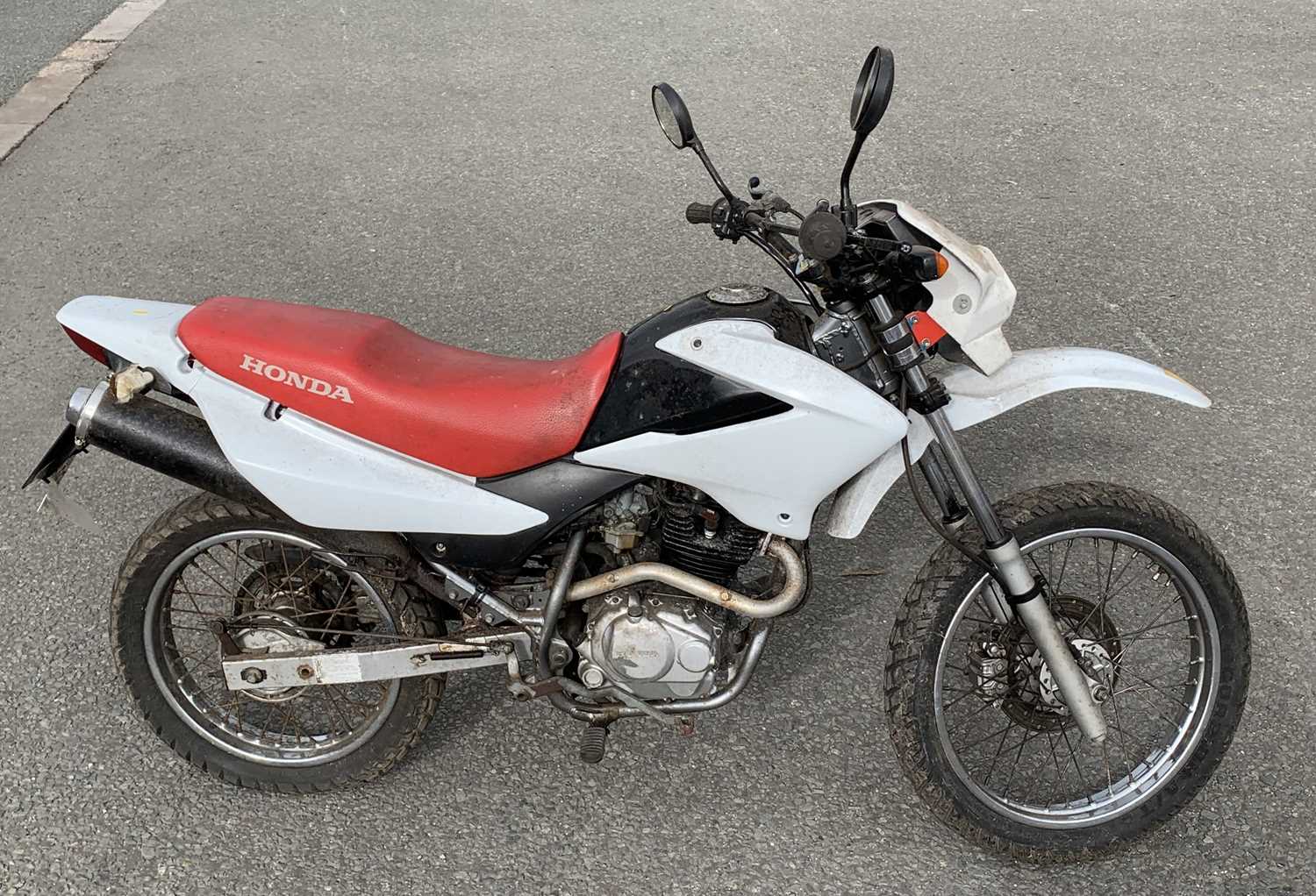 HONDA MOTORBIKE - XR125 L-4, Registration AU54 VCT