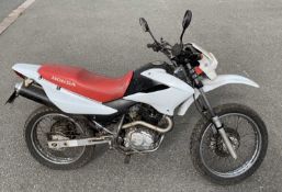 HONDA MOTORBIKE - XR125 L-4, Registration AU54 VCT