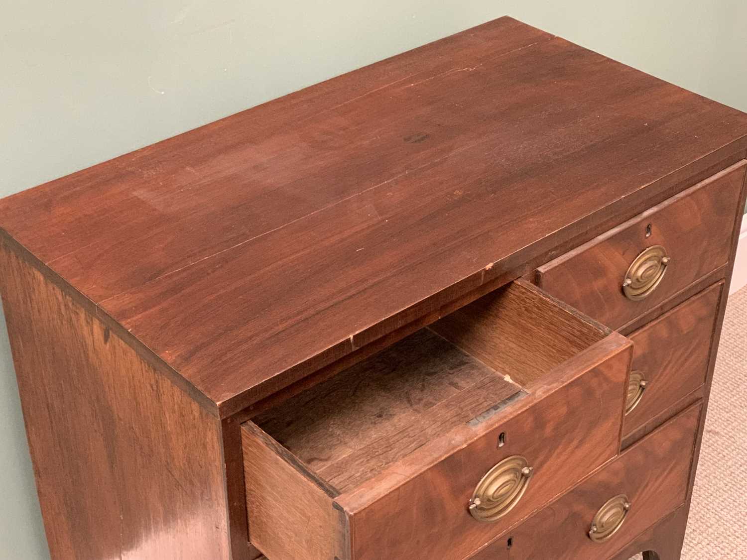 CIRCA 1900 MAHOGANY CHEST OF TWO SHORT OVER TWO LONG DRAWERS - with brass oval plates and drop - Image 3 of 3