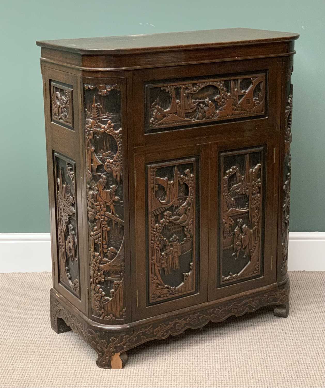 CHINESE CARVED HARDWOOD COCKTAIL/DRINKS CABINET - 100cms H, 78cms W, 40cms D - Image 5 of 6