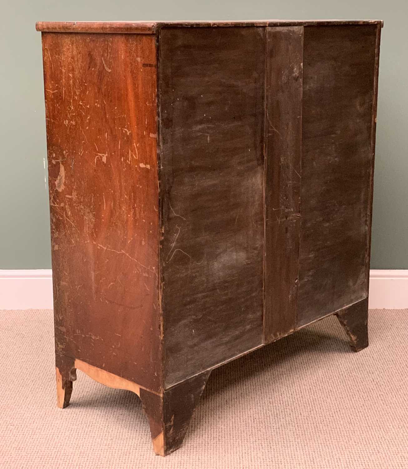 REGENCY CHEST OF 4 DRAWERS - bow fronted mahogany with turned knobs, 117cms H, 106cms W, 53cms D - Image 3 of 3