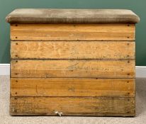 VINTAGE GYMNASIUM EQUIPMENT - sectional (5) vaulting box, 100cms H, 138cms W, 94cms D (the base)