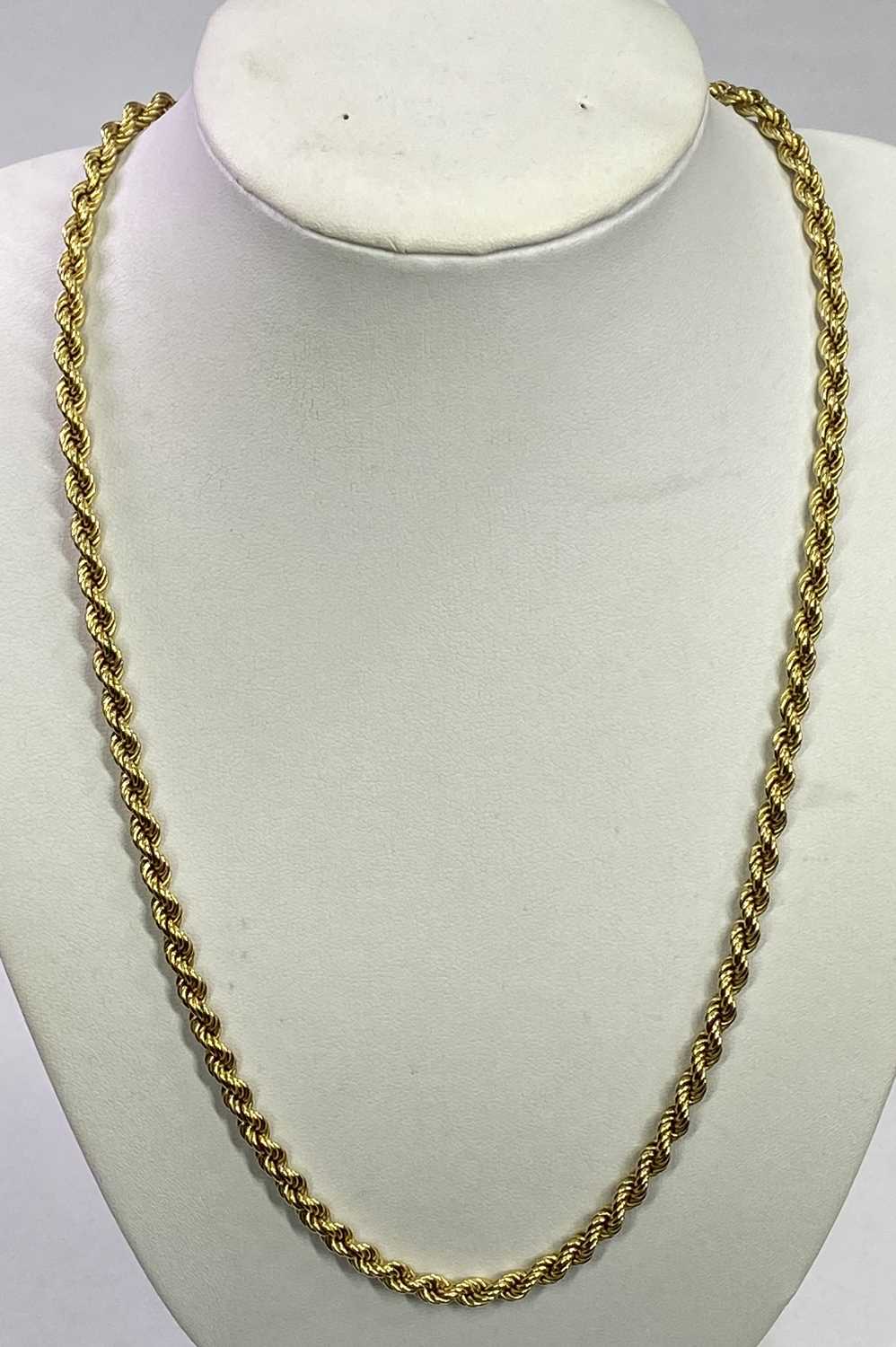 ITALIAN 9CT GOLD ROPE TWIST NECKLACE - with lobster clasp, Import Duty marks stamped '375', 51cms - Bild 2 aus 3