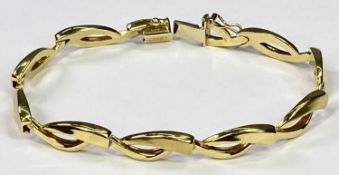 18CT GOLD '750' STAMPED CROSSOVER LINK BRACELET - with clip fastener, 20cms overall L open, 13.