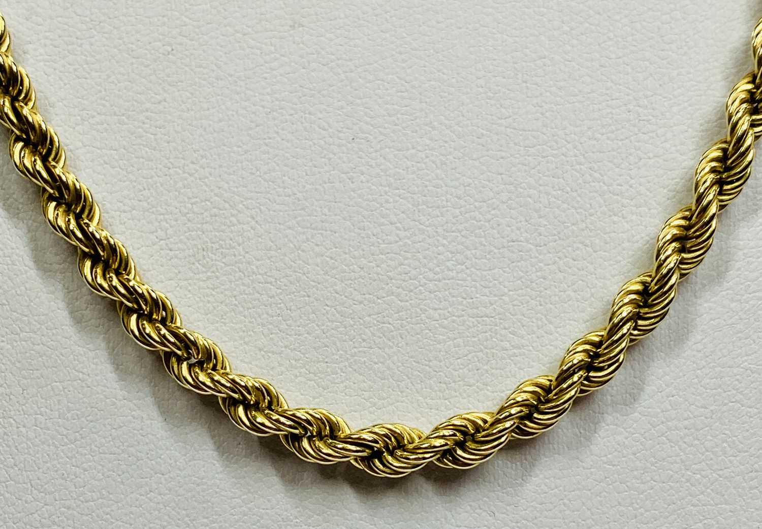 ITALIAN 9CT GOLD ROPE TWIST NECKLACE - with lobster clasp, Import Duty marks stamped '375', 51cms