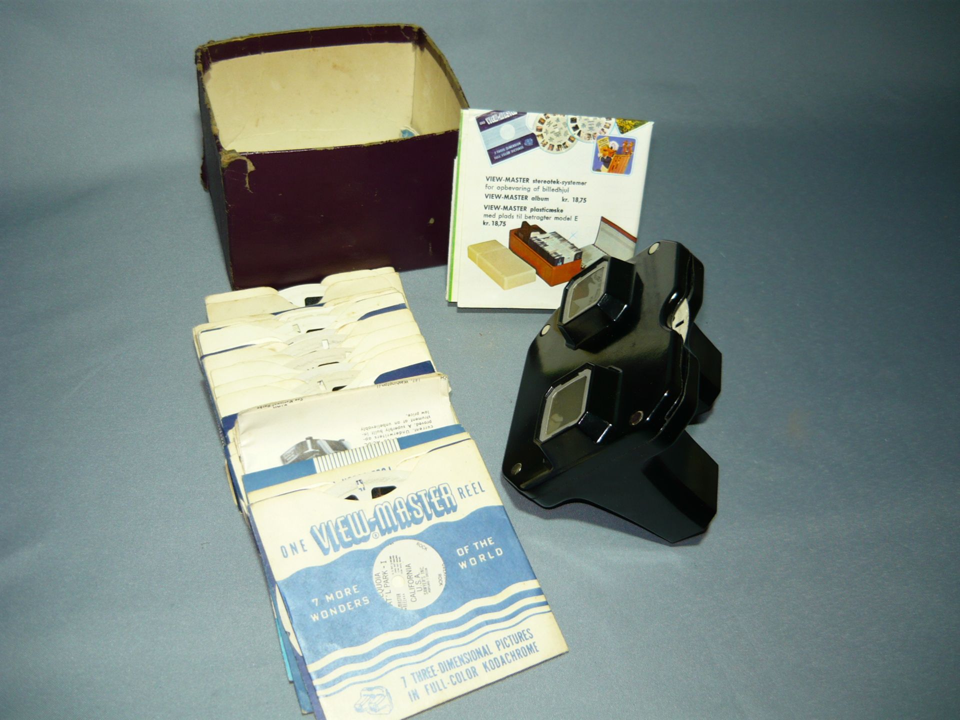 View-Master, USA mit zahlreichen Bildern. Bakelit aus den guten alten Zeiten.