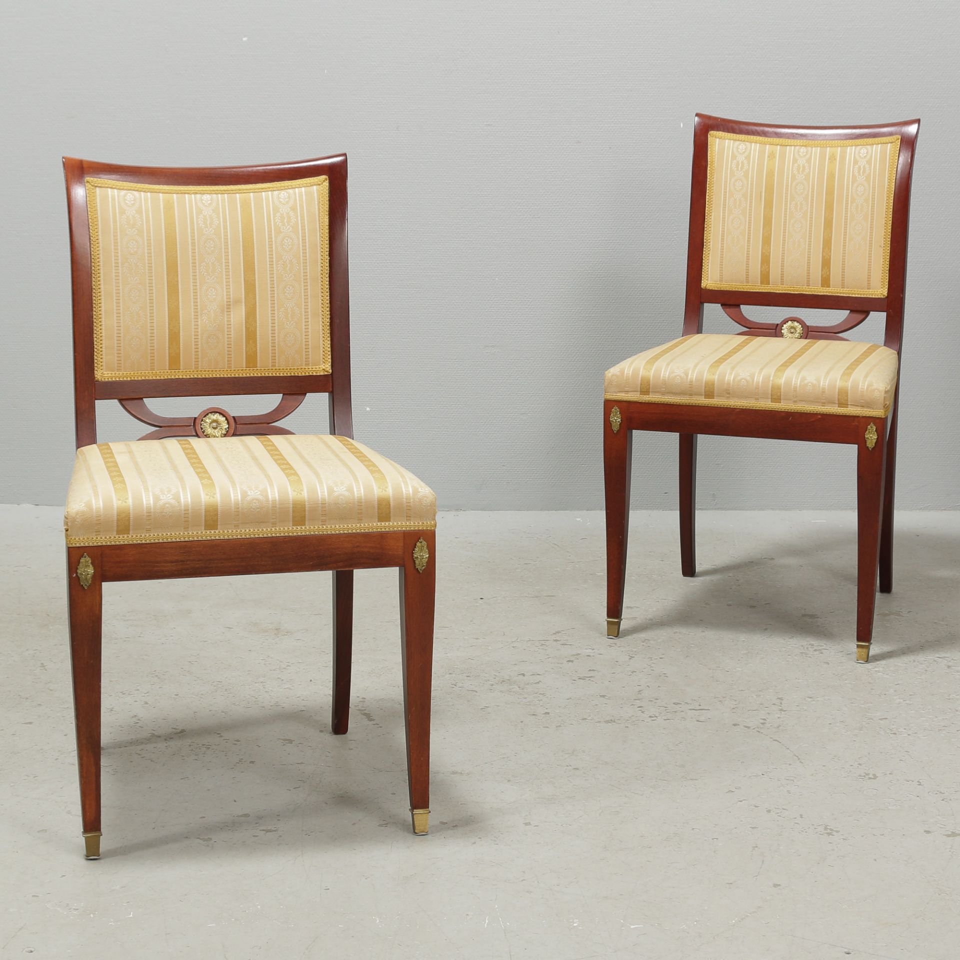 Paar Stühle im Empire-Style. Sehr edel!