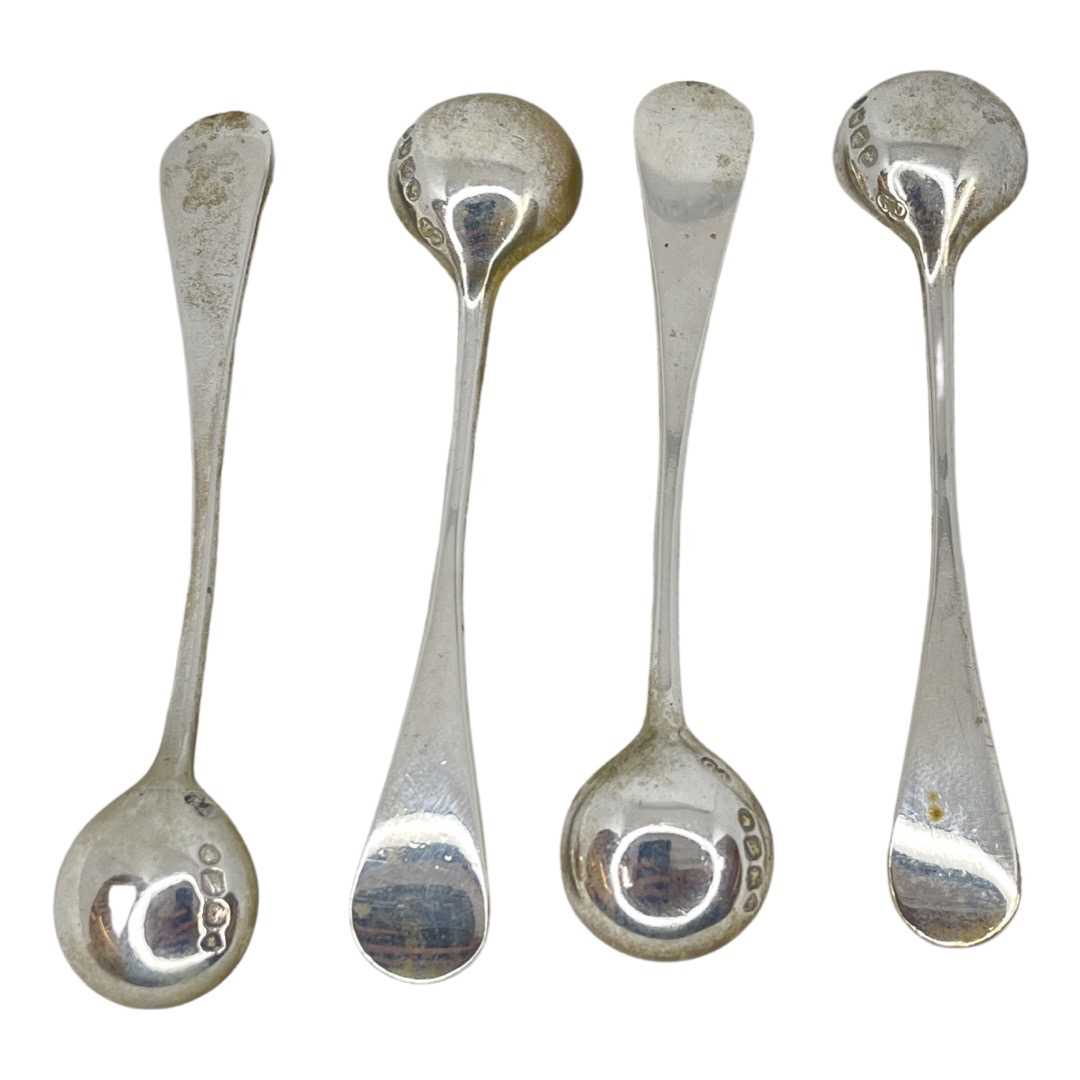 4 Silver Mustard Spoons. 51 g. London 1876, George Adams - Image 2 of 3