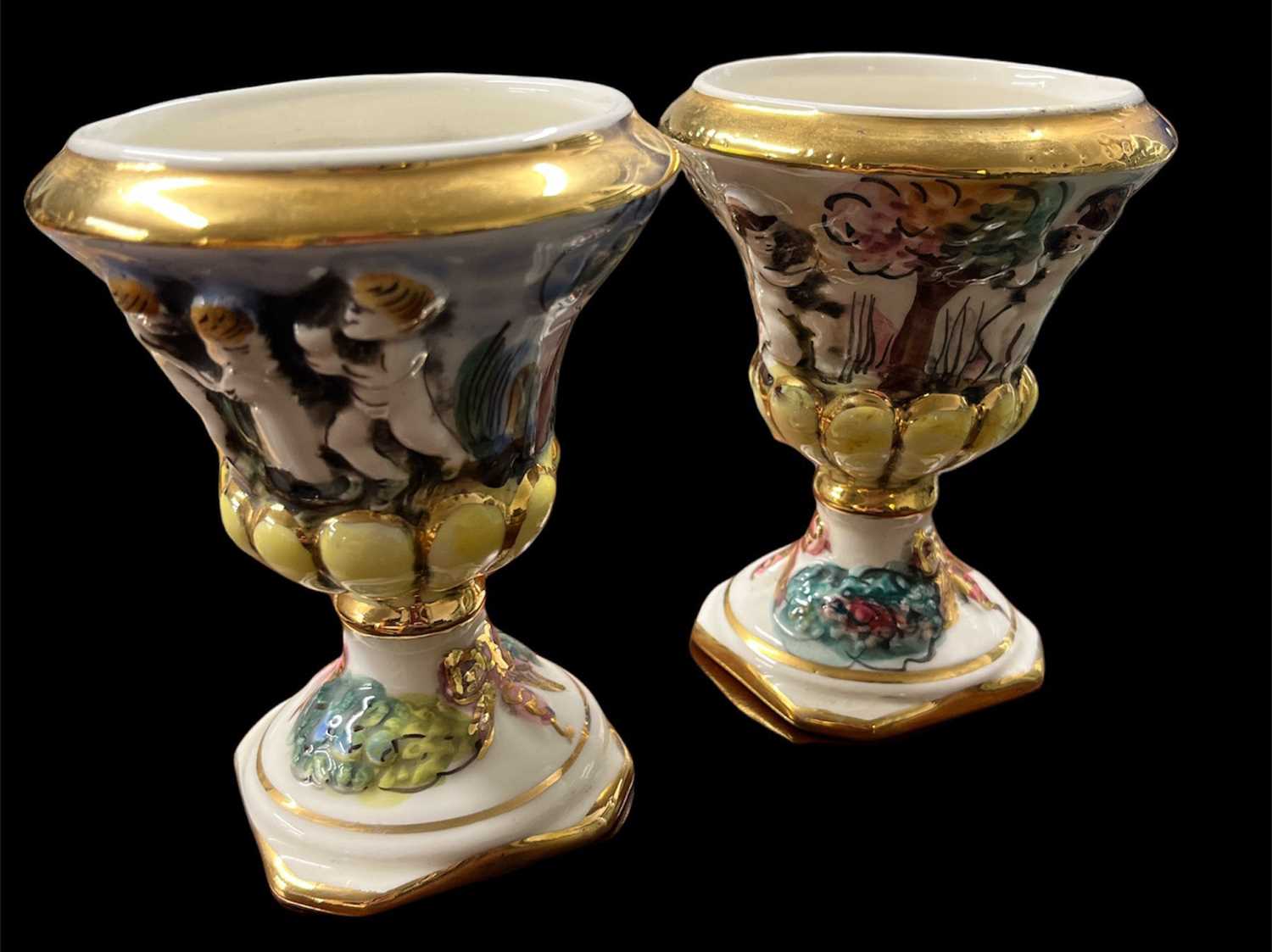 A pair of Capodimonte urns - Image 2 of 6