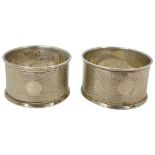 Pair of Silver Napkin Rings. 27 g. Birmingham 1943, 'EJE'