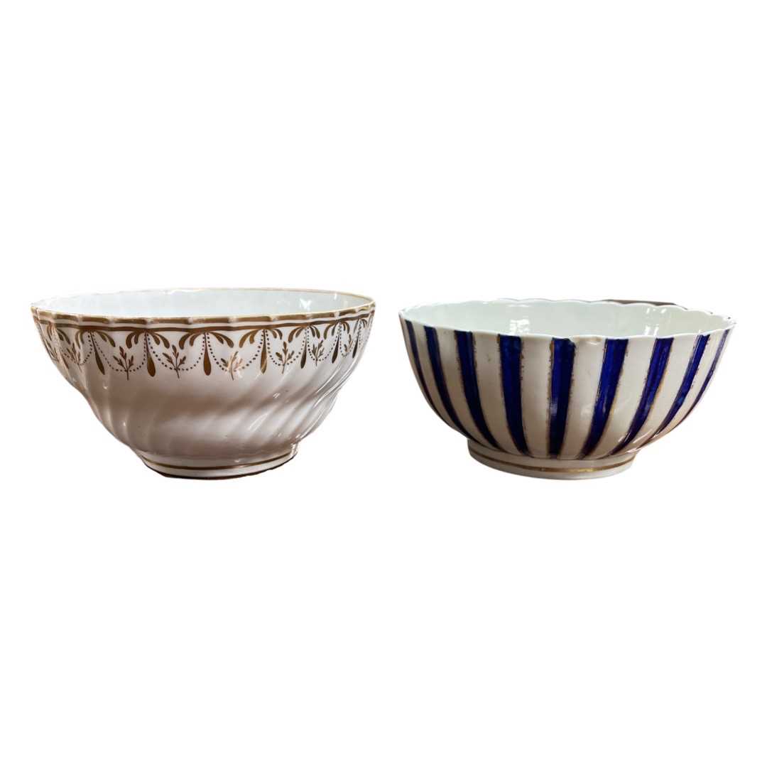 Two 18th century ribbed Worcester bowls, one with gold floral decoration to border - Image 4 of 5