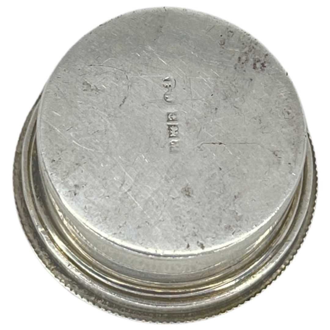 Silver Screwtop Pillbox. 17 g. Birmingham 1961 - Image 2 of 3