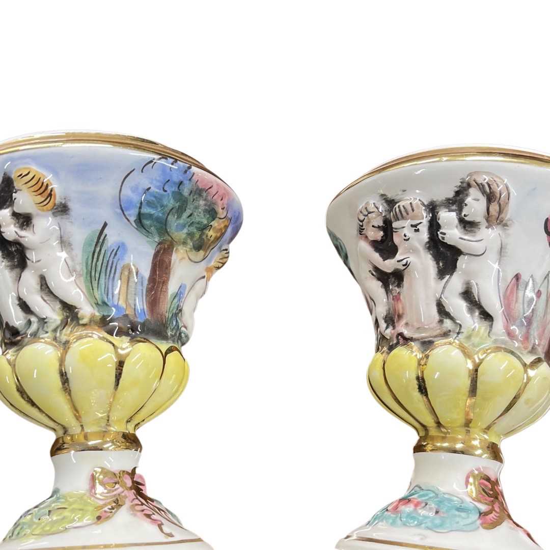 A pair of Capodimonte urns - Image 5 of 6