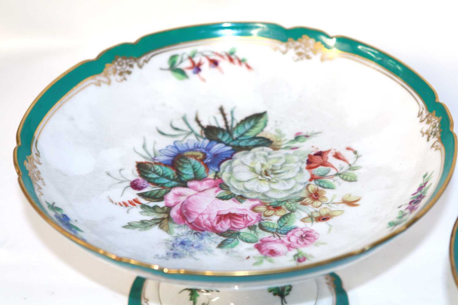 19th century Paris porcelain green ground part dinner service - Image 5 of 7