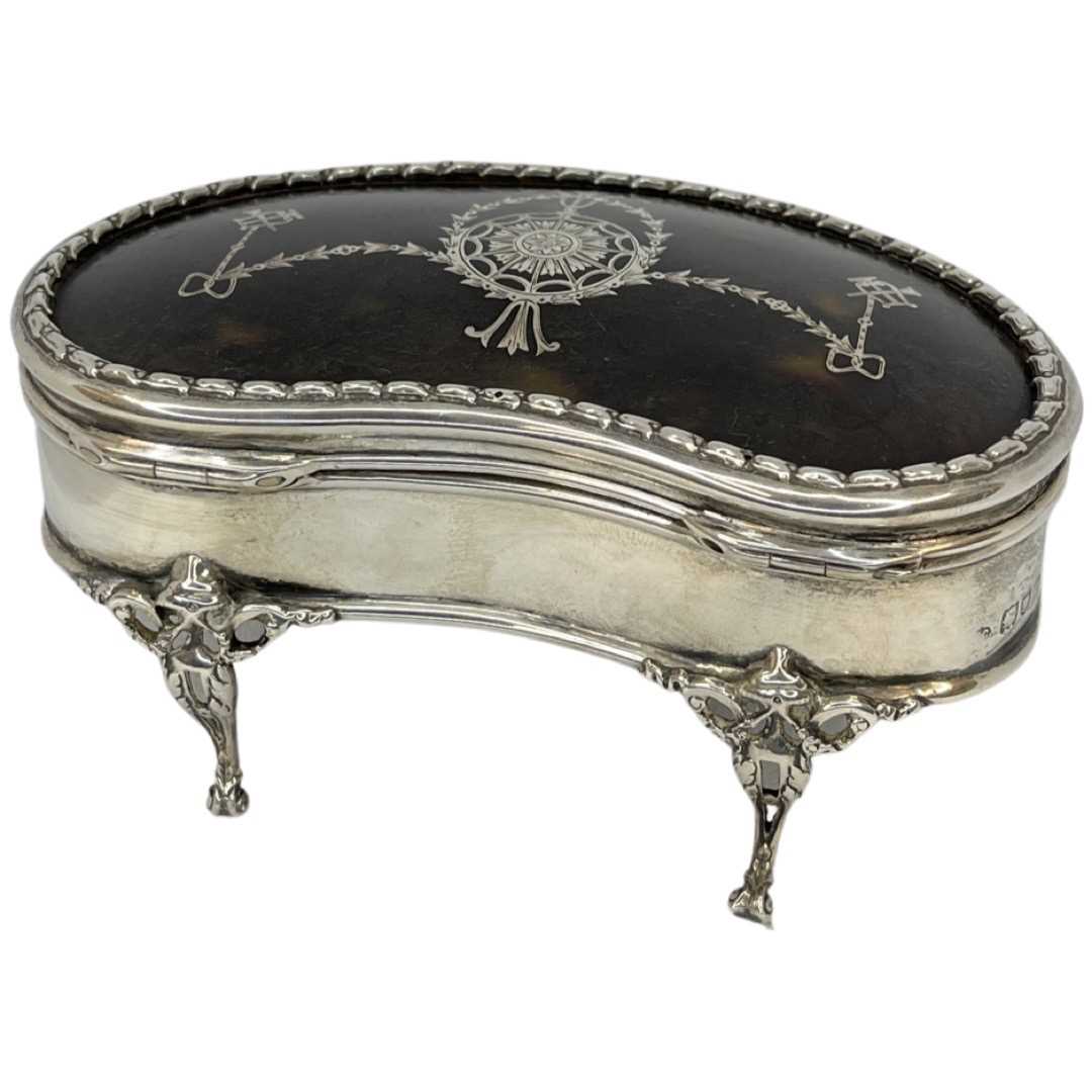 Large Silver and Tortoiseshell Dressing Table Box. 178 g. London 1911, William Comyns - Image 3 of 5