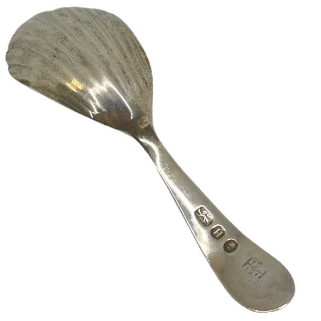 Georgian Silver Caddy Spoon. 10 g. London 1803, Duncan Urquhart & Naphtali Hart - Image 2 of 3