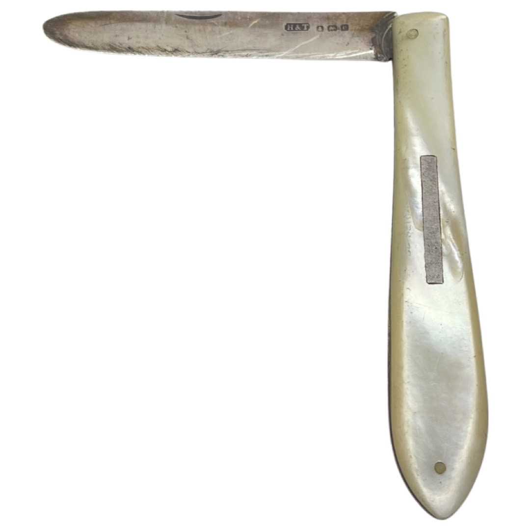 Mother of Pearl Silver Bladed Fruit Penknife. Birmingham 1902, Hilliard and Thomason