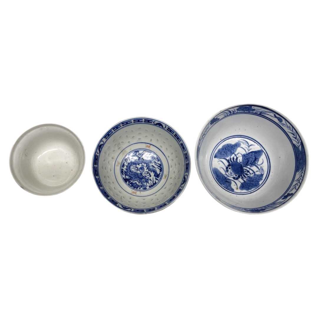 A Chinese Blue and White Bowl Decorated with Crab - Image 2 of 3